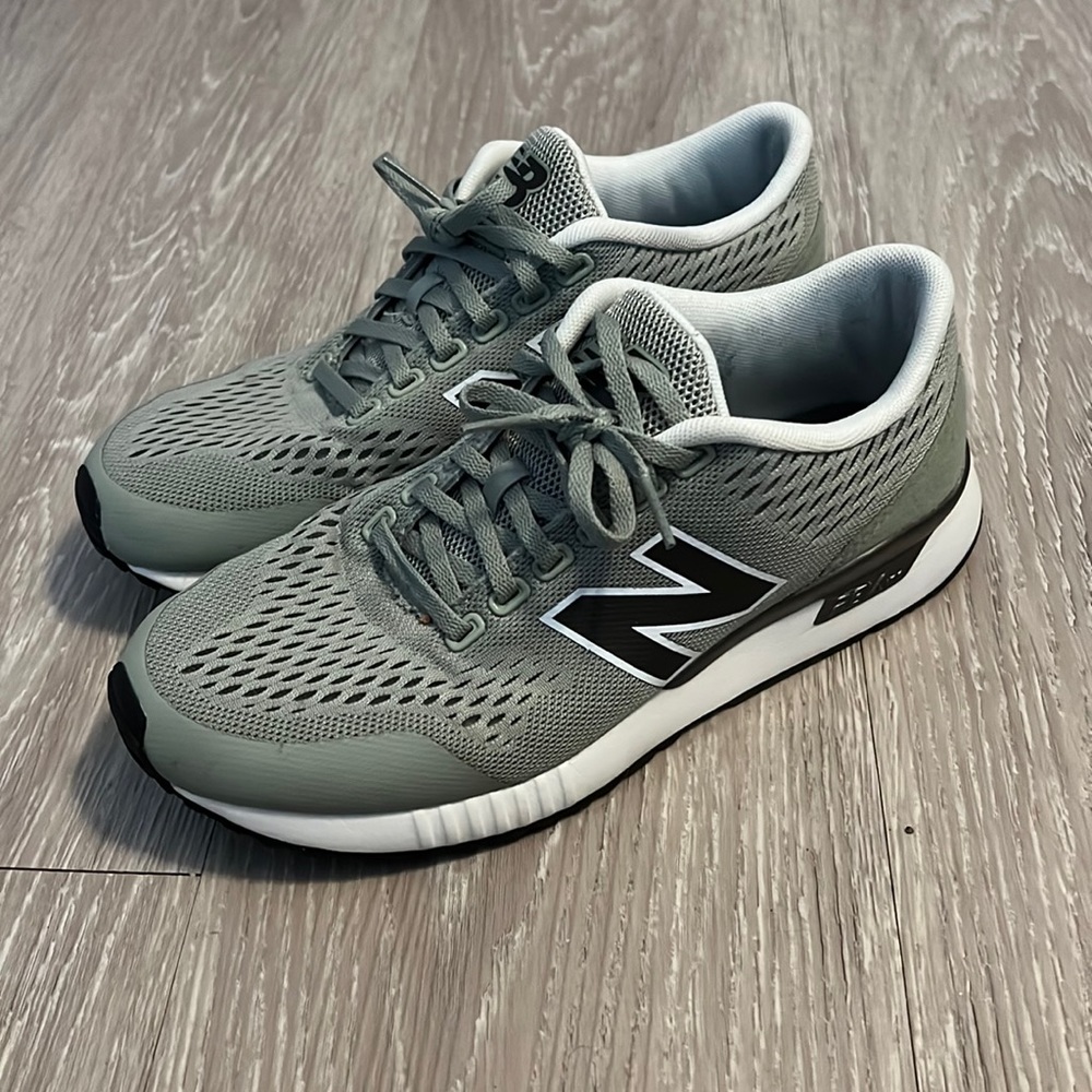NWOT Women’s New Balance Casual Shoe